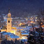 Cozy Basement Flat Just Few Steps From Centre Cortina d'Ampezzo