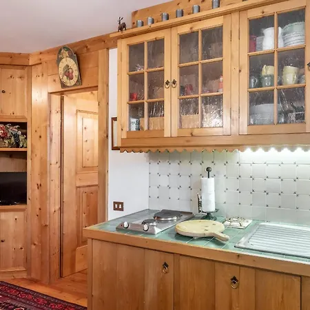 Cozy Basement Flat Just Few Steps From Centre