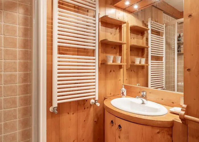 Cozy Basement Flat Just Few Steps From Centre